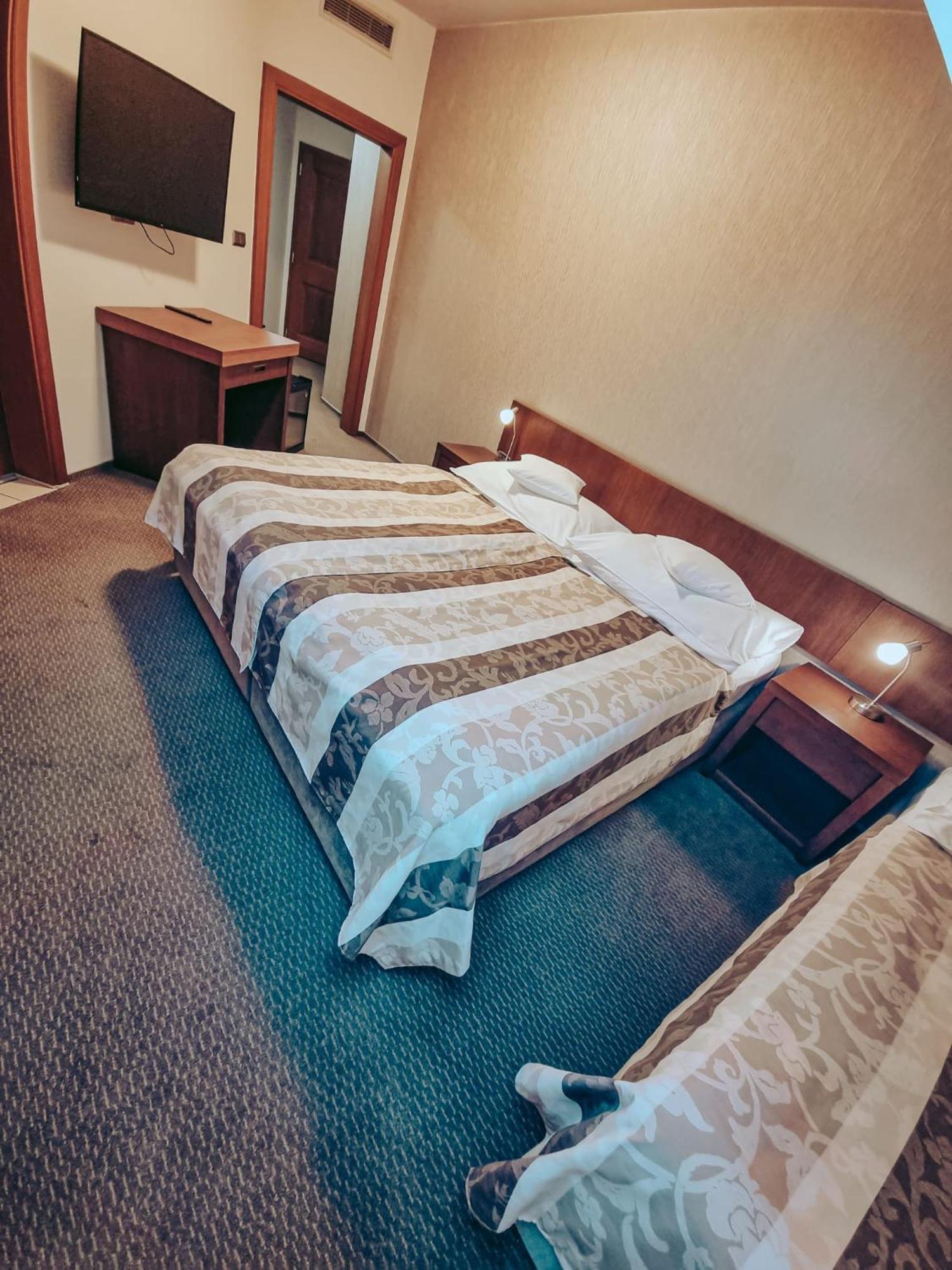 Hotel Mario Lednice Luaran gambar