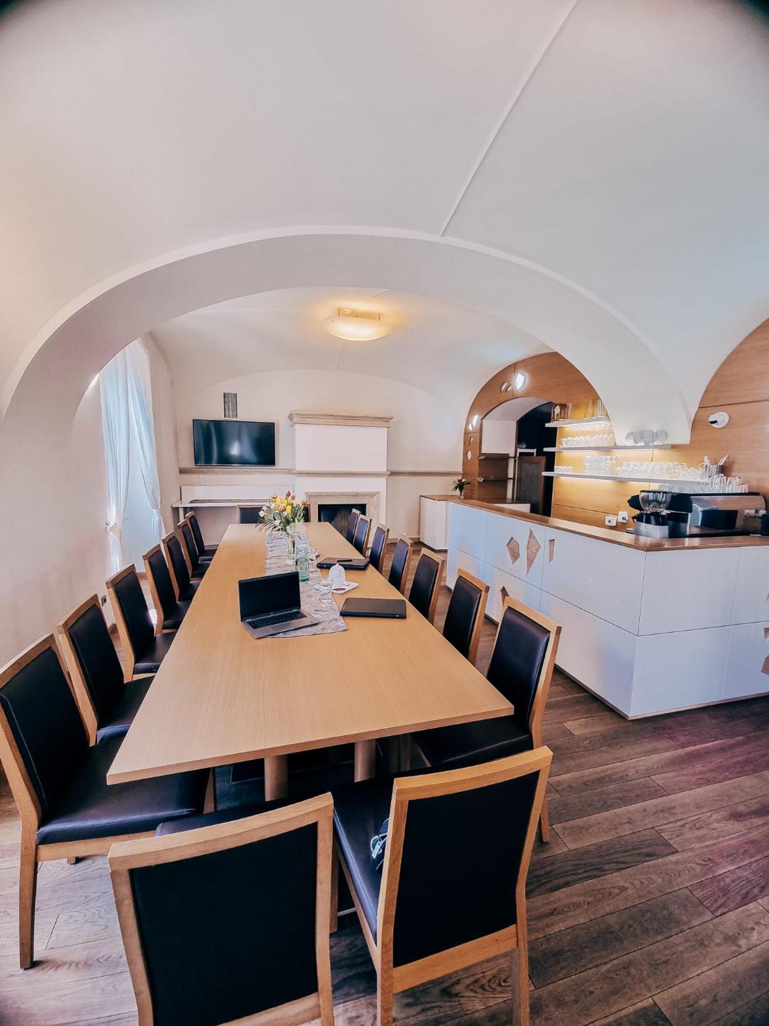 Hotel Mario Lednice Luaran gambar