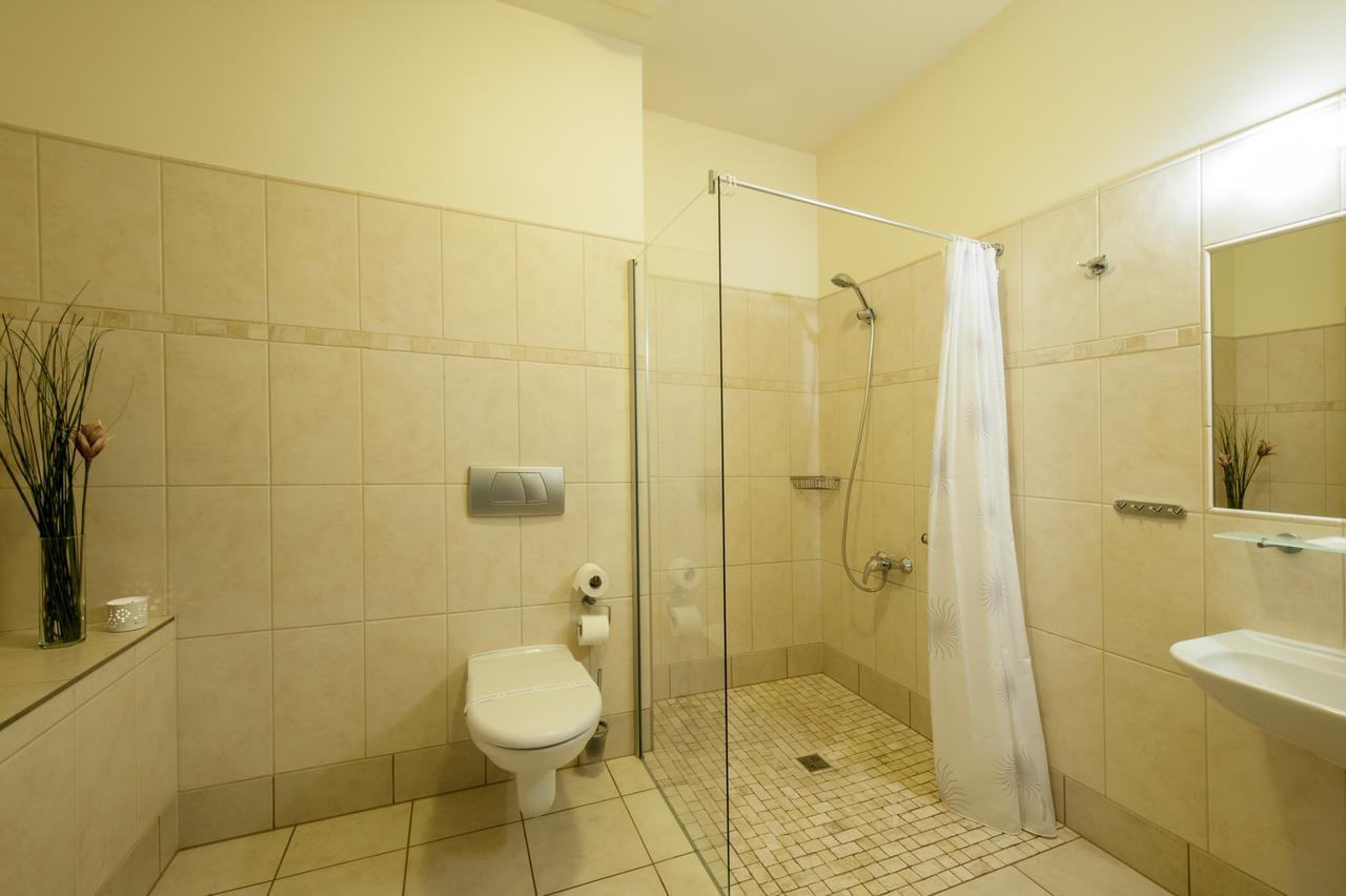 Hotel Mario Lednice Luaran gambar