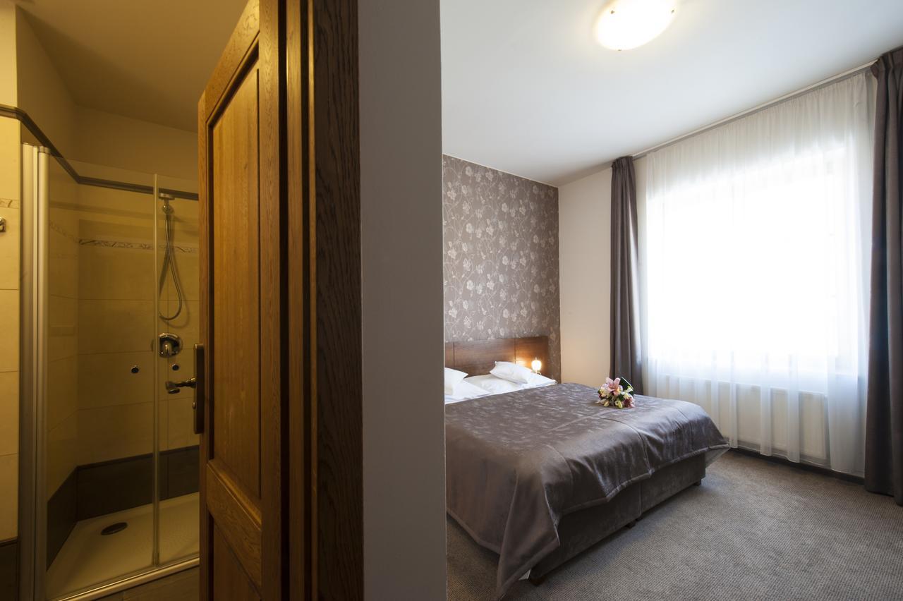 Hotel Mario Lednice Luaran gambar