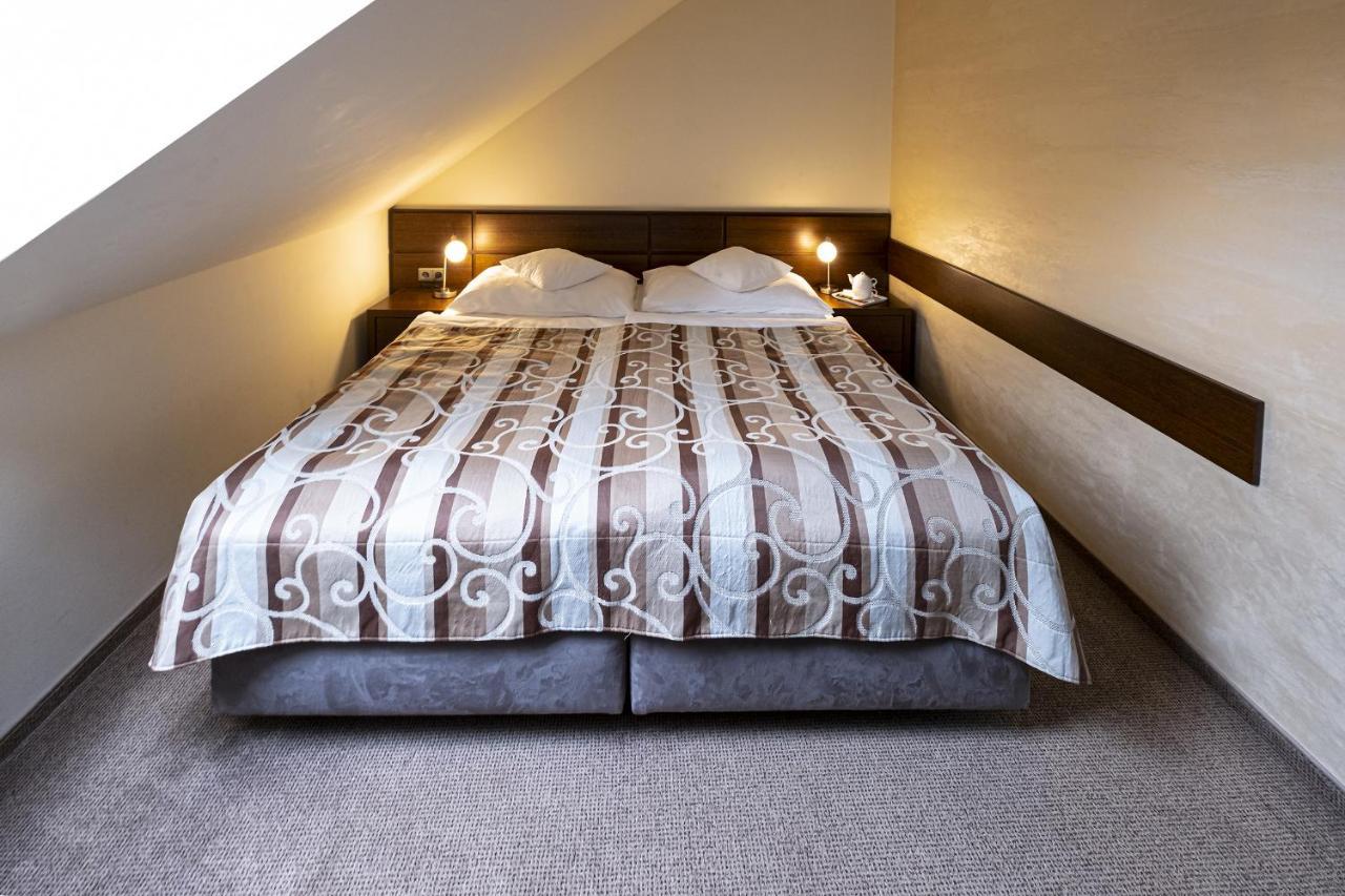 Hotel Mario Lednice Luaran gambar
