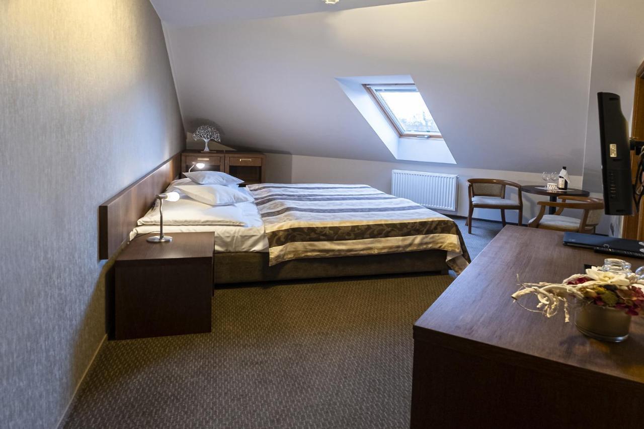 Hotel Mario Lednice Luaran gambar